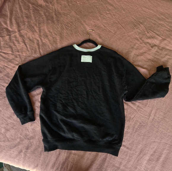 Monochrome BTS crew - Picture 2 of 6